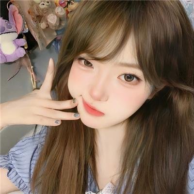 龙纹身的女孩